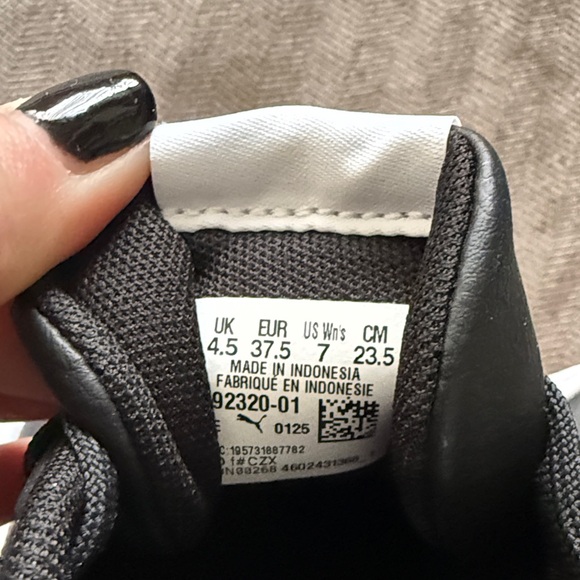 Puma Black and White Women’s Platform Sneakers - NEW!! - Picture 4 of 4